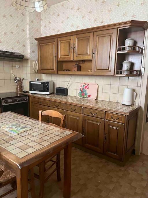 Gite De La Petite Fourmy Saint-Sulpice-les-Feuilles Екстер'єр фото